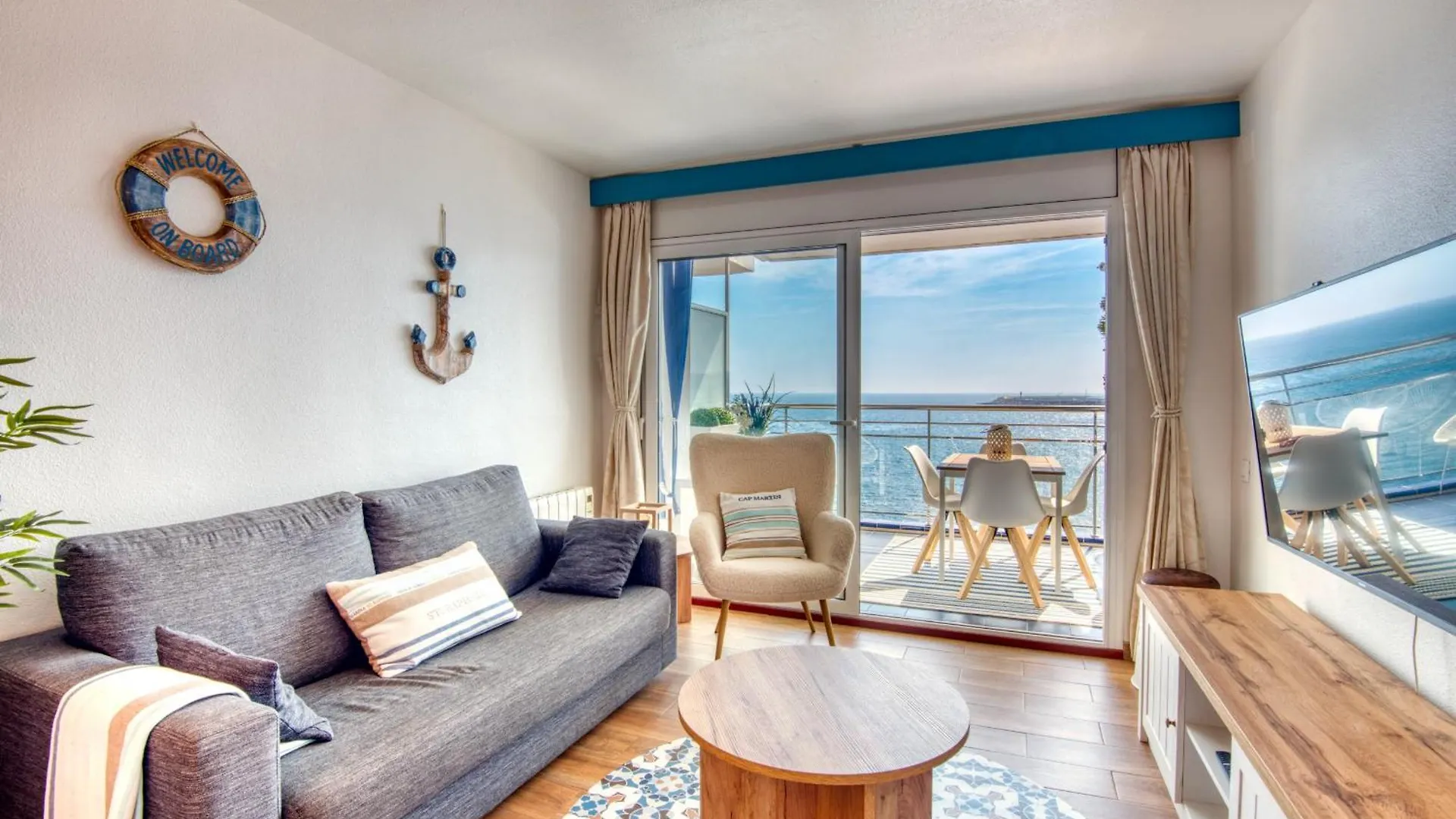 Apartament Frontmar Boutique L' Escala 0*,